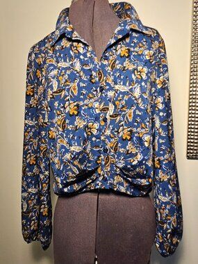 Drew contemporary navy floral button down crop top Sz small NEW w/tags